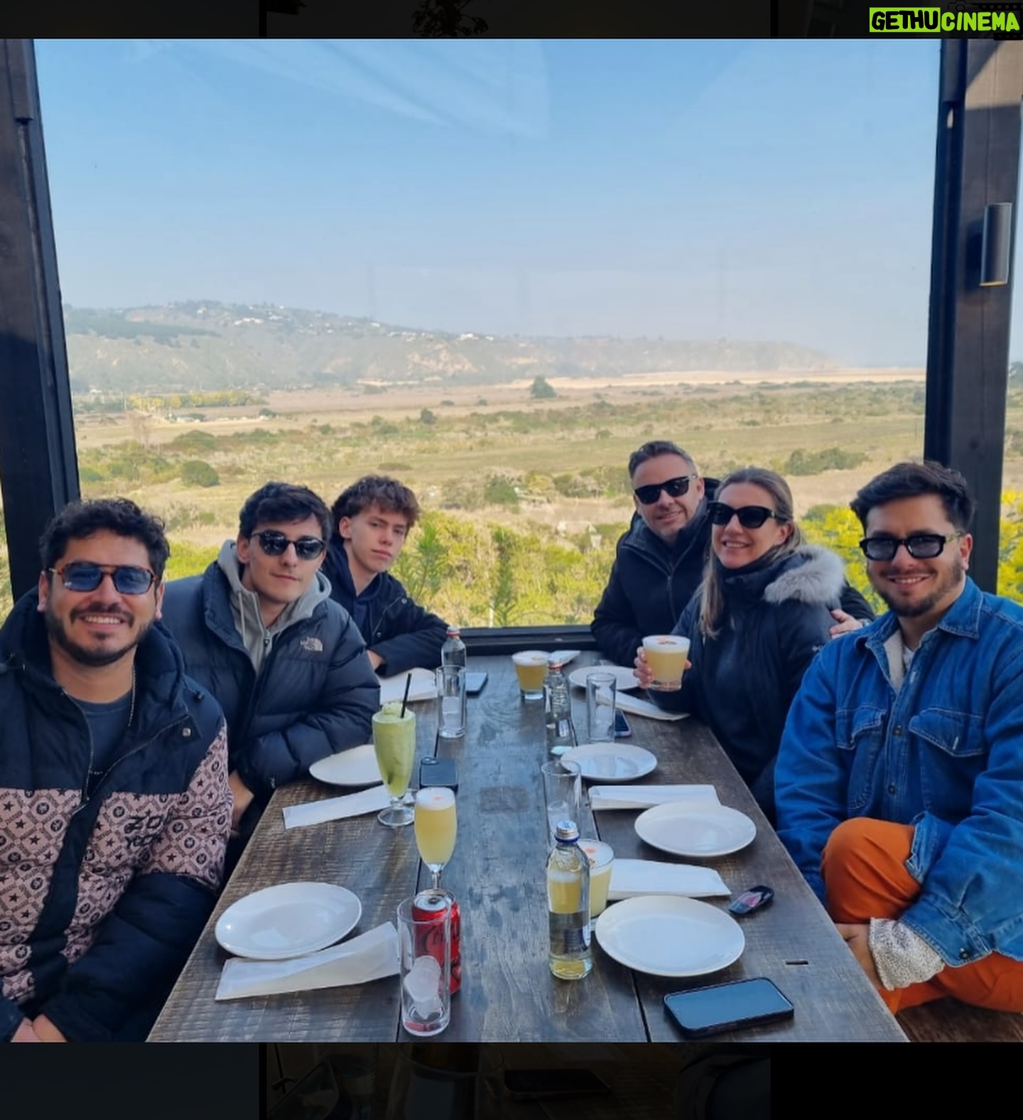 Gino Costa - 1.6K Likes - Finde 🩵🙌
Recargando energías 💪
📸 1: un relax captado por @pollocampos
📸 2: 🩵
📸 3: cumple @natalicg1307 🎉
📸 4: Tunquén yo