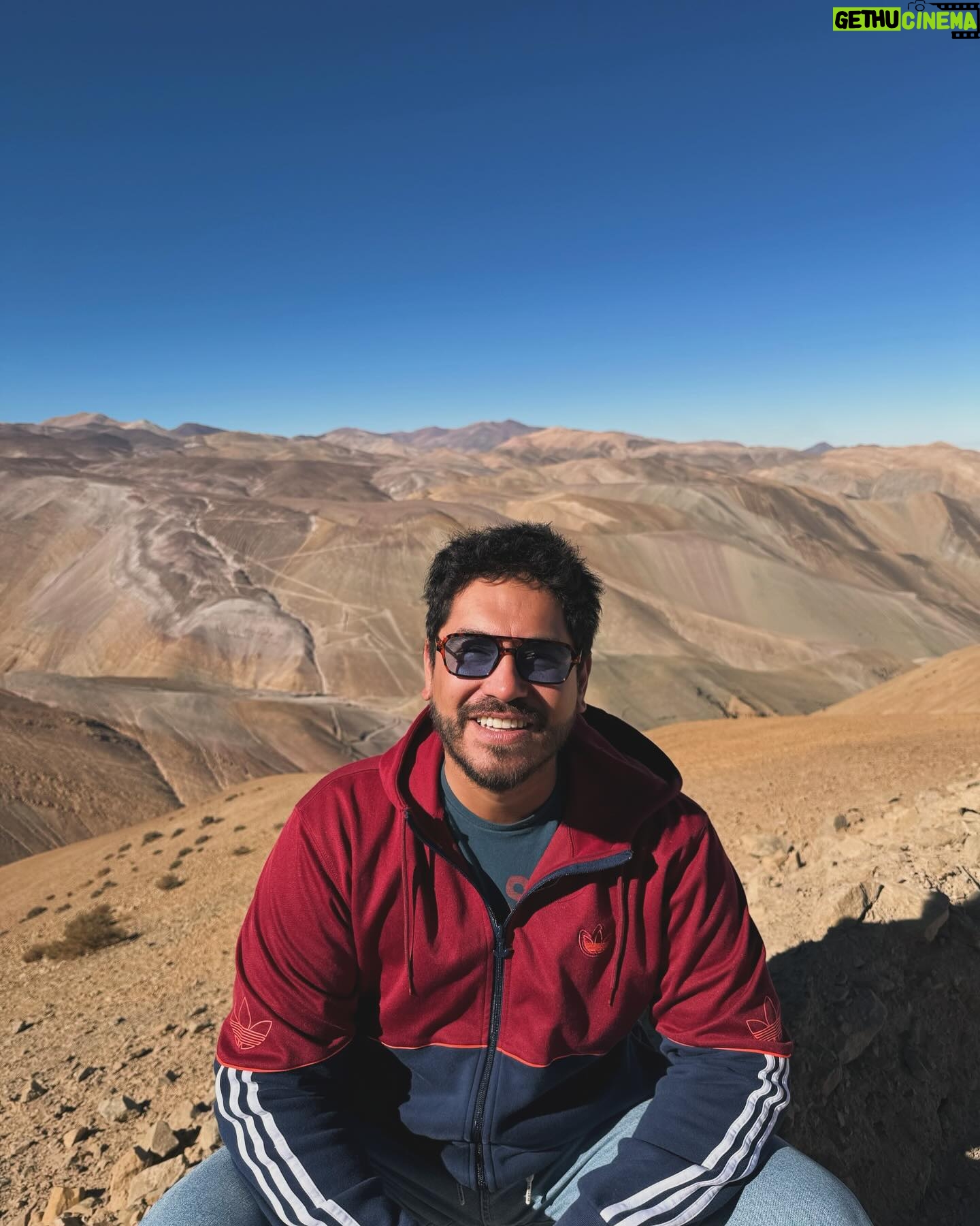Gino Costa - 1.3K Likes - 1.- a 3400 metros de altura ⛰️ // 2.- a nivel del mar 🌊
Qué lindo es nuestro norte 🇨🇱 🩵