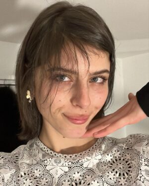Giordana Marengo Instagram - Grazie ❤️ #risingstar #galacinemafictioncampania  @mariagraziachiuri ✨ @dior  Stylist : @peggyrice  mngmt : @whynotmodels  @tna_artistsmanagement