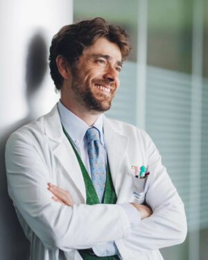 Giovanni Scifoni Instagram - Mbè? Com'era sto Doc?
@docnelletuemani