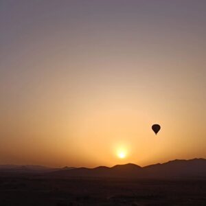 Giovanni Scifoni Instagram - Tre giorni a Marrakech. Così. Senza un perchè. Senza preavviso. Senza scatto alla risposta. Senza figli, s'era pensato, ma quelli poi s'accollano sempre.
@elisabetta.cobre