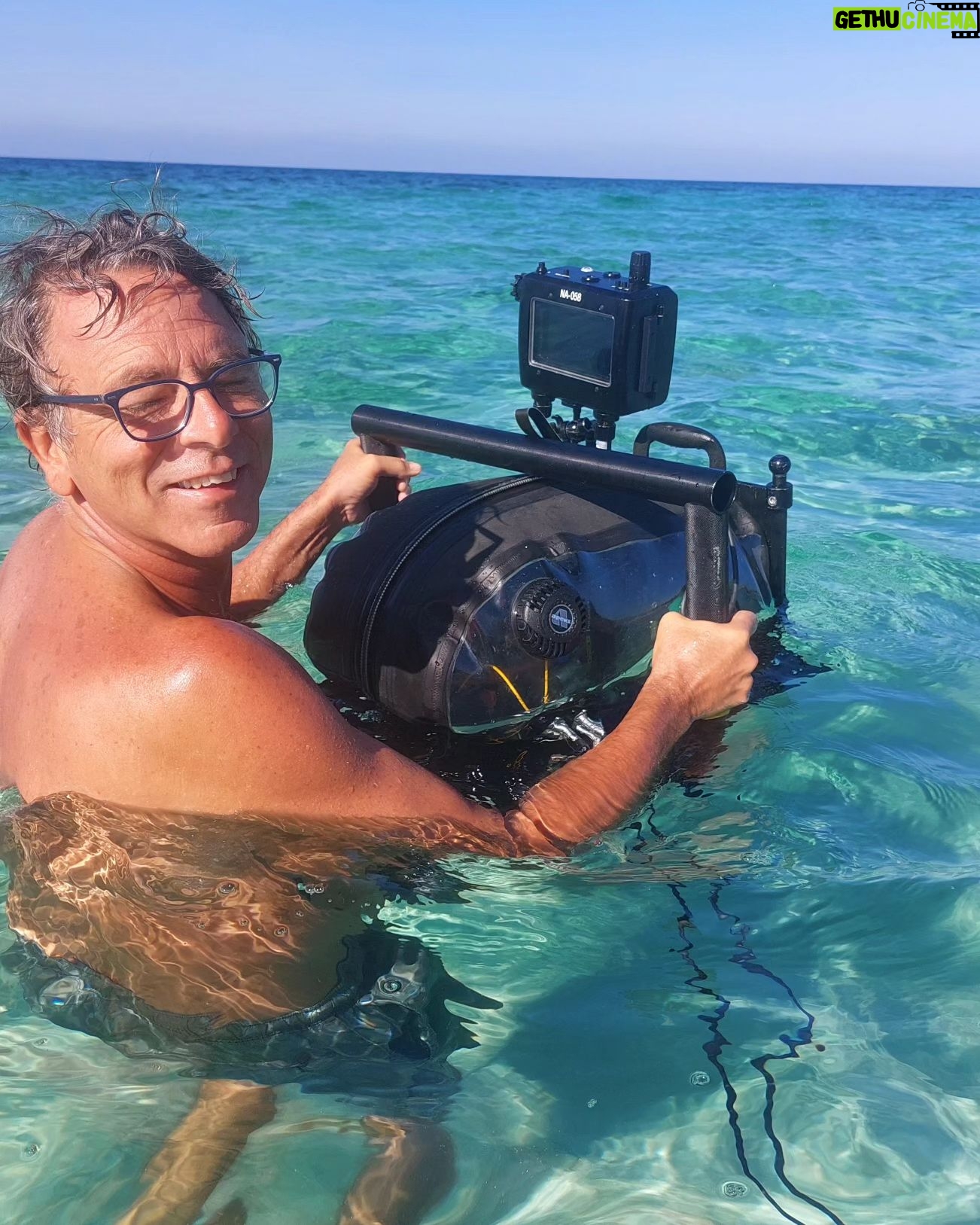 Giovanni Scifoni - 7.5K Likes - E oggi finisce puranco Viola Come il Mare. Amici nuovi e gioia propulsiva.
