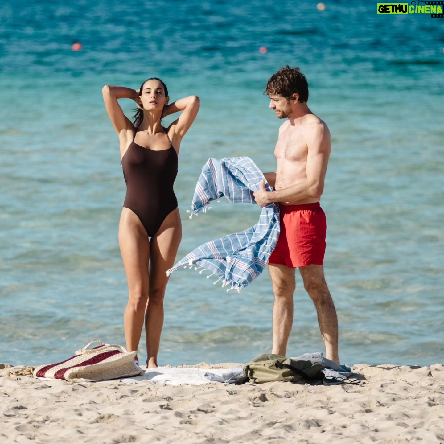 Giovanni Scifoni - 7.9K Likes - Stasera l'ultima puntatella. Ritrovamenti e lasciamenti, passioni e ustioni, torti e storti, frizzi e lazzi. Baci, tante care cose, oh poi magari vediamoci con calma per un caffè.
#violacomeilmare
@fiction_mediaset
@mediasetinfinity
@canale_cinque
@luxvide