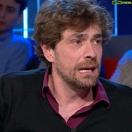 Giovanni Scifoni - 17.3K Likes - È evidente che non so pronunciare l'ebraico e dico una supercazzola anziché Yad Vashem (@serenabortone se ne accorge e mi viene pietosamente in soccorso) ma questa più o meno è la storia della mia povera nonna di cui io infango la memoria per farmi bello sugli eroismi altrui.
@chesararai