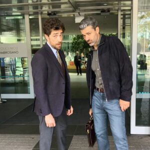 Giovanni Scifoni Instagram - Dai du lacrimucce. Com'era sto doc?
@docnelletuemani 
@rai1official 
@raiplay_official