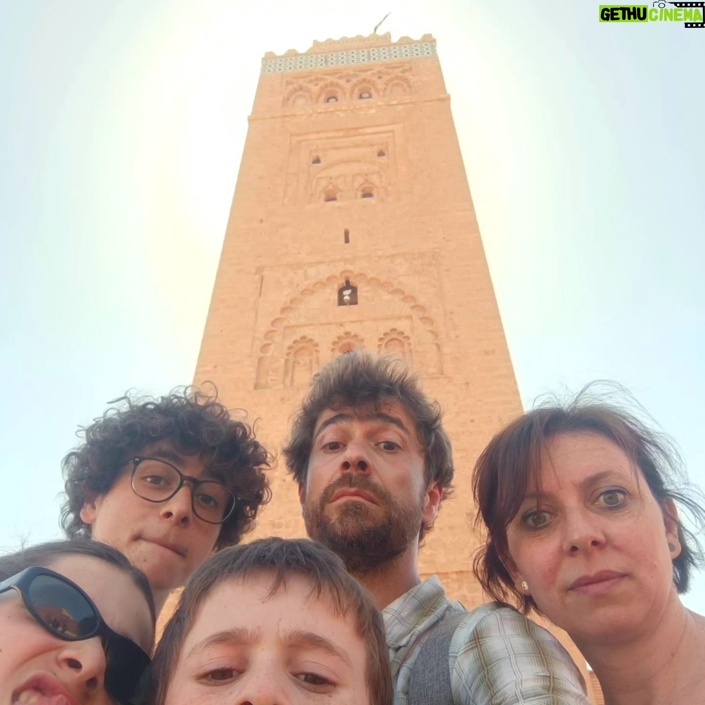 Giovanni Scifoni - 19.7K Likes - Tre giorni a Marrakech. Così. Senza un perchè. Senza preavviso. Senza scatto alla risposta. Senza figli, s'era pensato, ma quelli poi s'accollano sempre.
@elisabetta.cobre