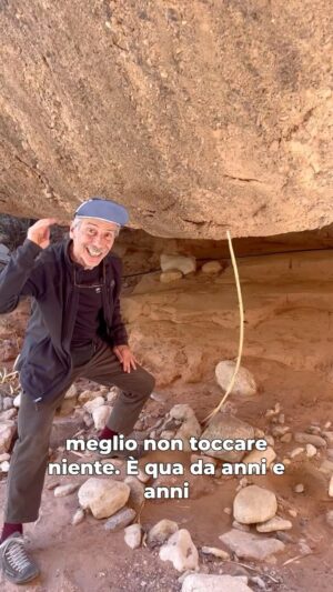Giovanni Storti Instagram - La potenza della natura! 😂😂😂🍀🌱

#giova#giovalovesnature#natura#potenza