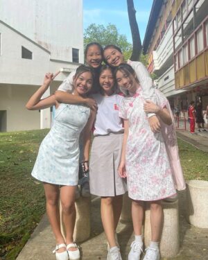 Gisele Chiam Instagram - NJC Chinese New Year '24 !!🧧😋

Took many cute pics with everyone today! haidilao called us after seeing our 科目三 dance🤭
.
.
.
.
.
.
.
#GiseleChiam #cny2024 #chinesenewyear2024 #njc #haidilaodance #新年快乐2024 #nationaljuniorcollege #cheongsam #GiseleChiamLookbook #teenactress #teenperformer #mediacollaborations #teeninfluencer Chiam #cny2024 #chinesenewyear2024 #njc #haidilaodance #新年快乐2024 #nationaljuniorcollege #cheongsam #GiseleChiamLookbook #teenactress #teenperformer #mediacollaborations #teeninfluencer #科目三 ＃科目三dance