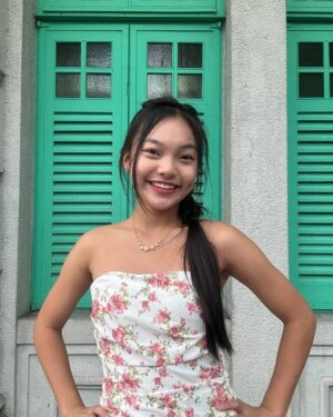 Gisele Chiam Instagram - 🌸🐚🌸
.
.
.
.
.
.
.

#GiseleChiam #詹欣萱 #giselechiamlookbook  #teenactress #teenperformer #todaysfit  #ootd #teenstyle #teenfit #flowerdress #lovetodressup #mediacollaborations
#brandcollaboration #teeninfluencer #outfitoftheday #stylistoutfit #tubedress #kneehighboots