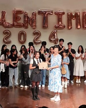 Gisele Chiam Instagram - NJC Talentime 2024 !!🕺🏻👨‍🎤🎸🎹🥁

Immensely grateful for all the support and cheers from everyone. They really powered me through my performance!💗 
Everyone did SUCH A GREAT JOB on stage, and I was honestly in awe watching them!😋😋 Such an amazing end to my term one!😚

🏆I’m so thankful for receiving the Talentime award  and had a blast performing for everyone! 🕺🏻

hope everyone’s throats are ok HAHAHA!!🙏🏻🙏🏻
.
.
.
.
.
.
#GiseleChiam #詹欣萱 #teenactress #teendancer #njctalentime2024 #njctalentime #kpopdance #popularkpopsongs #NJCians #thankyouforyoursupport  #kpopdancer #schooldancecompetition #mediacollaboration #teeninfluencer #nationaljuniorcollege #whynj #talentime #GiseleChiamLookbook #stylishoutfits #trendyteens