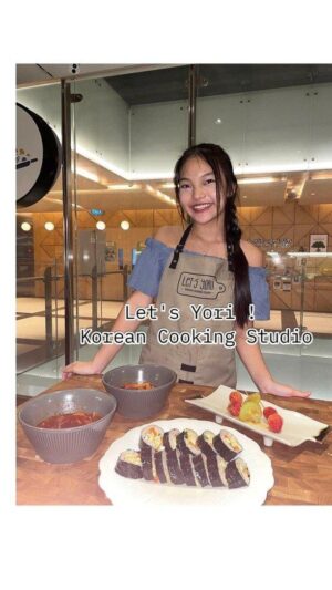 Gisele Chiam Instagram - 👩‍🍳🍳🔪Thank you Let's Yori! Korean Cooking Studio @letsyori.sg for the Media Invite! I had such an enjoyable time!! 😘

Let’s Yori! Korean Cooking Studio covers a variety of authentic Korean dishes, like Kimchi, Korean Fried Chicken, and Tteokbokki, Seafood Pancake, Spicy Pork, Beef Bibimbap, Tanghuru, Kimbap, Japchae, & lots more.....

This is perfect for a fun date or outing with your friends or family, with step-by-step guidance by their experienced instructors. 

All their ingredients are directly sourced from Korea and they even provide you with printed recipes to take home! After the class, you can sit in the dining area and enjoy your delicious creations!

📍Let’s Yori! Korean Cooking Studio 
6a Shenton Way 
Downtown Gallery, 
#03-02, 
Singapore 068815

☎️8887 8802 

🕚: Tues-Sun : 10am to 8pm
.
.
.
.
.
.
#GiseleChiam #詹欣萱 #teenactress #teenperformer #letsyorisg  #letsyorikoreancookingstudio #koreancooking #cookingschool  #cookingclasses #koreancookingclass #letsyori #fundateactivity #foodreview #restaurantreview #teeninfluencer #collabswelcome #mediacollaboration #mediatasting #sginfluencer #sgreviews #mediainvite