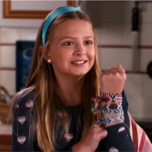 Giselle Eisenberg Instagram - What’s your favorite #AnnaKat moment from this past Wednesday’s #AmericanHousewife episode?
1) Miss Popular bejeweled in friendship bracelets  2) Why is everyone looking at me?  3) That’s just Kat-Kat!!! 4)How do I get back to Pre-Booger Paris?? 5)Mama love