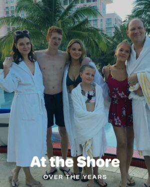 Giselle Eisenberg Instagram - Who misses #LifeInPieces and these people??? 
This photo popped up in my memories from the Bahamas and made me smile ☀️🏝️🌊❤️