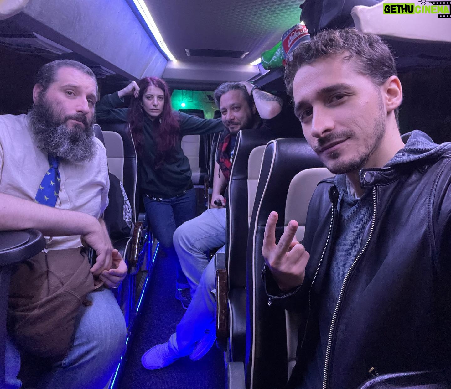 Giulia Bersani - 2.5K Likes - Che dire, anche per quest’anno il @comiconitalia è giunto al termine, è stata come sempre un’esperienza bellissima che devo a tutti quanti voi:
Ai miei compagni di viaggio e a tutte le fantastiche persone che ho incontrato e conosciuto là!
Non ho molto da dire se non che il primo giorno non l’ho praticamente vissuto essendo stata non poco male la sera prima e che sono molto triste di non aver assistito alla vittoria del Napoli domenica! Figo perché tutti sono scappati e mi son riuscita a girare la fiera… Però avrei tanto voluto assistere ai festeggiamenti!
Anche quest’anno ho avuto l’onore di mangiare la pizza e la pasta fritta, e ho scoperto la mozzarella in carrozza! Che buona madonna, è già diventata la mia cosa preferita!
Ora partono i ringraziamenti!
Ad @inntaleofficial per essere stati degli ottimo compagni di viaggio come sempre!
Ad arkadia.agency che non posso menzionare per l’ospitalità e per la gentilezza.
E a tutte le belle personcine che sono passate a salutarci!
Grazie davvero, ci vediamo l’anno prossimo! ❤️ #comicon #napolicomicon #inntale #navigavia #napoli