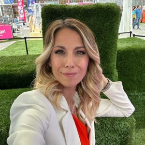 Giulia Mizzoni Instagram - Ciao Milano 👋🏻❤️

Thanks to @gazzettadellosport 
Hair and make-up @eleglamour_makeup_ 💄

#milanofootballweek 
#gazzettadellosport 
#milano 
#football 
#giornalismosportivo