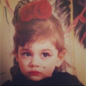 Giulia Ottonello Instagram - Ogni compleanno che arriva, mi sento grata e mi chiedo puntualmente se quella pupetta oggi sarebbe felice e soddisfatta di come stanno andando le cose, di come la sto facendo crescere…spero tanto di sì 🙏
Oggi sono 39!
#happybirthdaytome 🤗
#Gratitudine
#buoncompleannoame 
#piccoleleoncinecrescono🦁