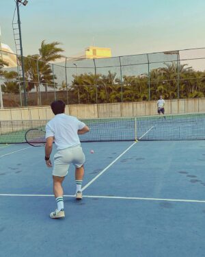 Giulio Mottola Instagram - La mente se entrena y, también, se despeja de diferentes maneras. ¿Quién quiere jugar la semana que viene? 🎾