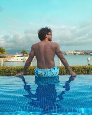 Giulio Mottola Instagram - Recordatorio: Si lo que ves de ti en foto no te gusta, cámbialo. Solo a mí me importan las emociones que siento al verme sonreír 🩵