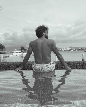 Giulio Mottola Instagram - Recordatorio: Si lo que ves de ti en foto no te gusta, cámbialo. Solo a mí me importan las emociones que siento al verme sonreír 🩵