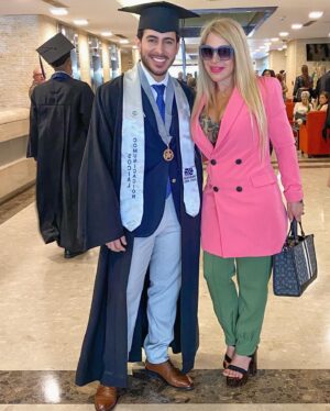 Giulio Mottola Instagram - Licenciado en Comunicación Social 🤍