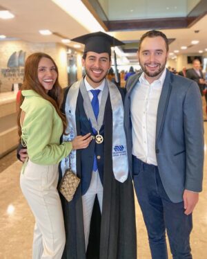 Giulio Mottola Instagram - Licenciado en Comunicación Social 🤍
