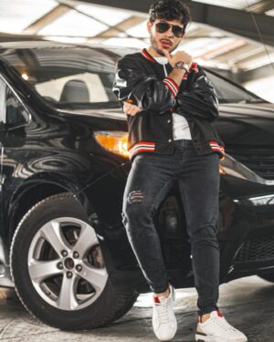Giulio Mottola Instagram - Encuentra un motivo para despejar tu mente y, si vas en un buen carro, mucho mejor🔥