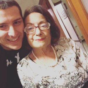 Giuseppe Greco Instagram - La mia nonna vi fa tanti auguri! 😜#lanonnadivegas #matesitalia @vegasyt @matesyt