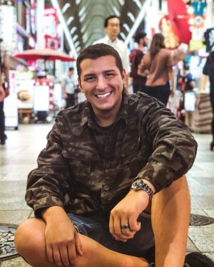 Giuseppe Greco Instagram - Casa non è dove sei nato e vissuto per anni, ma dove ti senti libero e felice di dar vita ai sogni potendoli realizzare.Io ho tanta voglia di darmi da fare!
VIVI LA TUA VITA DA PROTAGONISTA... 💙🇯🇵
#matesyt #osaka #mates #life #ultrajapan @vegasyt @matesyt 
Ph: @stefanolepri 
Edit: @sofaenix