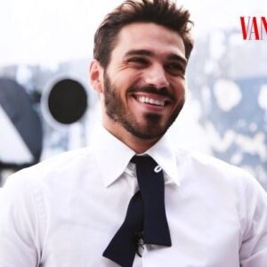 Giuseppe Maggio Instagram - Ho fatto quattro chiacchiere con @vanityfairitalia sul significato di eleganza e mi hanno lanciato qualche sfida.
Con la cravatta è andata bene, con il papillon...non vi spoilero 😂 (p.s ‘pronti per Cannes’ cit.)