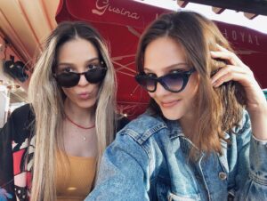 Gizem Kala Instagram - 👭🌸