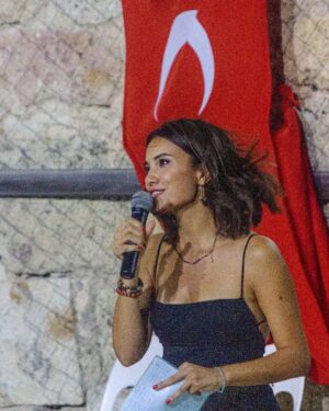 Gizem Soysaldı Instagram - ✨✨✨✨ photo by @behardogan @beskapilarda5gece @focabelediyesi