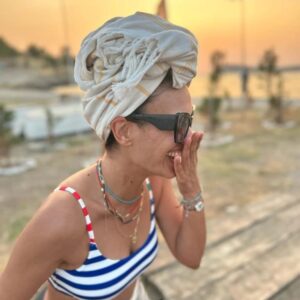 Gizem Soysaldı Instagram - Photo by @yaprakece 💜✨ #summer #summervibes