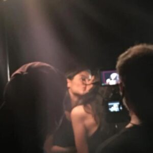 Gizem Soysaldı Instagram - Gözbebeğimiz filmimiz 'AYNA' @kadinyonetmenlerfestivali kapsamında yapılacak bir özel gösterimle seyirciyle buluşuyor.💫 İzmir'deki dostları bekleriz.💜 1 Mart 18:00 İstinye Park Teras Renk Sineması 😎 @merih_dilber @melissa_dilber @nevolpakletzyos @m.aliicakmak @toygarisikli @asi_film_atolye @mirror_theshortfilm