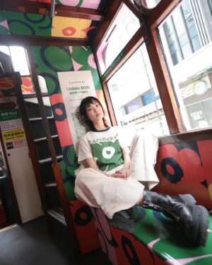 Gladys Li Instagram - touring around on the Marimekko Unikko tramｖ（＾＿＾ｖ）♪

@marimekkohk #marimekko #marimekkohk #unikko60years