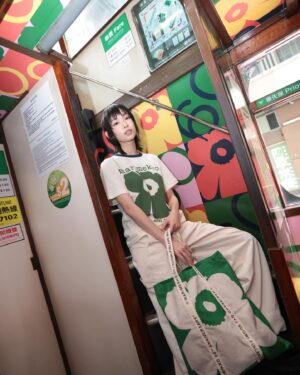 Gladys Li Instagram - touring around on the Marimekko Unikko tramｖ（＾＿＾ｖ）♪

@marimekkohk #marimekko #marimekkohk #unikko60years