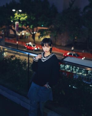Gladys Li Instagram - 很像差一點什麼

每次回想起
都感到有點憂愁
生活裏遇到失意的事
人生中遇上不同的難關
現實裏那些大大小小的問題
想著想著
又會變得很脆弱
讓自己徘徊在情緒之間

有時候
其實沒有放不下的情緒
只有放不下的你

對的
原來是差一點正能量
差一點快樂
-
Artist: @gladys.li 
📸: @dangraphy_ #Danieology 
-
#hongkong #ifyouknowyouknow #moody #staypositive #stayhappy #night #nightphotography #portrait #portraitphotography #canonhk #hkig  #emotions #emo