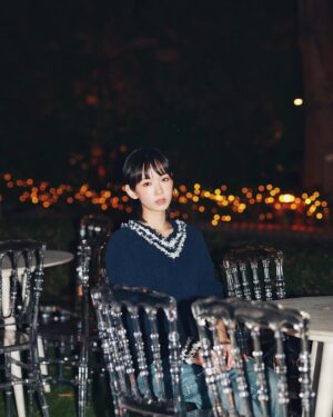 Gladys Li Instagram - 每次都會和自己說
人生就只不過是一場戲
不要太過擔心
不要逃避
不要經常胡思亂想
#ifyouknowyouknow 
-
Artist: @gladys.li 
 📸 : @dangraphy_ #danieology 
-
#hongkong #canonhk #hkig #moody #film #portraitphotography #portrait #vibe #staypositive #moveon #hongkonger #hk #canonr6 #staystrong