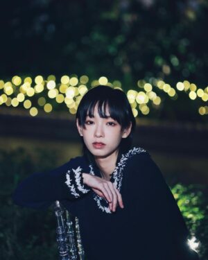 Gladys Li Instagram - 每次都會和自己說
人生就只不過是一場戲
不要太過擔心
不要逃避
不要經常胡思亂想
#ifyouknowyouknow 
-
Artist: @gladys.li 
 📸 : @dangraphy_ #danieology 
-
#hongkong #canonhk #hkig #moody #film #portraitphotography #portrait #vibe #staypositive #moveon #hongkonger #hk #canonr6 #staystrong