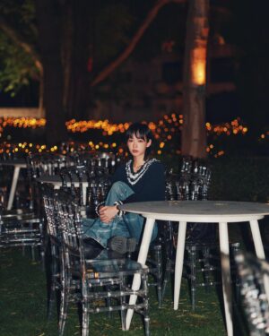 Gladys Li Instagram - 每次都會和自己說
人生就只不過是一場戲
不要太過擔心
不要逃避
不要經常胡思亂想
#ifyouknowyouknow 
-
Artist: @gladys.li 
 📸 : @dangraphy_ #danieology 
-
#hongkong #canonhk #hkig #moody #film #portraitphotography #portrait #vibe #staypositive #moveon #hongkonger #hk #canonr6 #staystrong