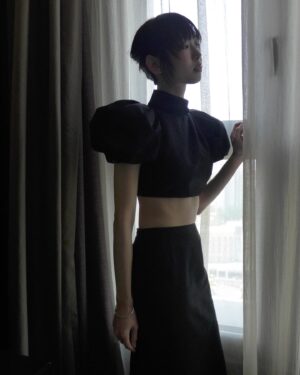 Gladys Li Instagram - 很榮幸能到北京國際電影節走紅地氈 這趟認識了好多新朋友 吃了好多美食 又跟北京的觀眾見面 hao kai xin yo ｖ（＾＿＾ｖ）♪

Look: @moschino
Heels: @jimmychoo
Jewellery: @damianiofficial
styled by @yoyokwans 
hair by @haffmancheng