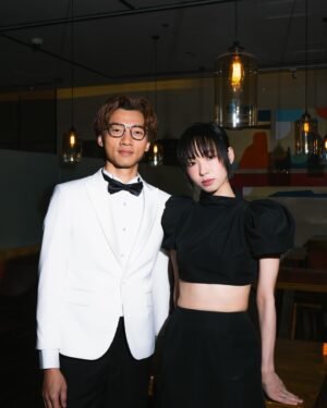 Gladys Li Instagram - 很榮幸能到北京國際電影節走紅地氈 這趟認識了好多新朋友 吃了好多美食 又跟北京的觀眾見面 hao kai xin yo ｖ（＾＿＾ｖ）♪

Look: @moschino
Heels: @jimmychoo
Jewellery: @damianiofficial
styled by @yoyokwans 
hair by @haffmancheng