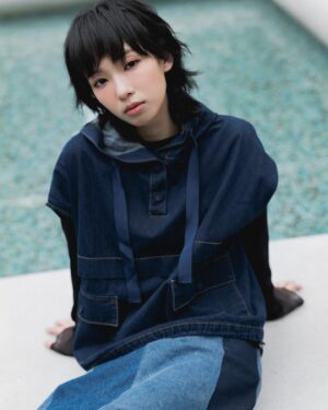 Gladys Li Instagram - denim on denim could never go wrong! 👕👖🧢🐟

@atsurotayama @sidefamehk
#AtsuroTayama #avantgarde #SS24