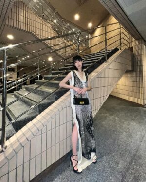 Gladys Li Instagram - 又一年金像獎! 每年都好感動! 的確電影圈是一個好需要耐性的地方 所以想恭喜所有得獎者 你們的等待得到回報了!!!!! 是日最感動的一定是 @norris_wong_lyricist @ngayiii 有看填詞L的你會懂
起哂雞皮!!!!! 期待下一年的盛事! ★彡

wearing @sportmax @sportmax_hk 
with @jimmychoo 
@styledbybhisan
@hairby_cooney 
make up by myself haha im impressed by my own makeup