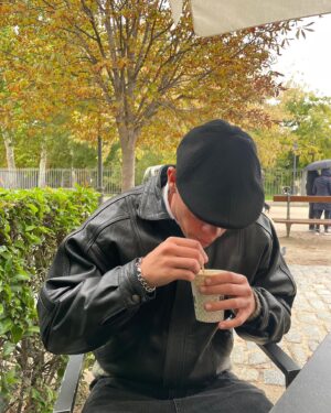 Gleb Abrosimov Instagram - El día de hoy 🥶 no está con el mismo mood que yo😀, muchas gracias a todos por el apoyo y por el recibimiento… 🫶🏻🥹, всех люблю!!❤️