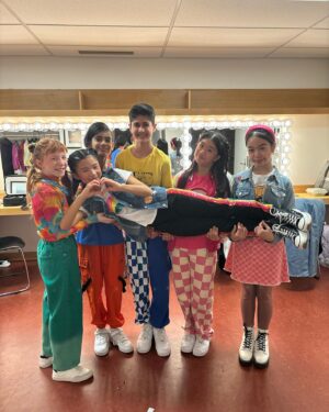 Glee Dango Instagram - I will forever be grateful for this group. 💗 Over these last few months touring with these incredible people, it has been so much fun, memories have been made and laughs will play over and over in my mind. These people are some of the most talented, professional, outgoing people I know and I’m so glad we got to do this incredible tour together. I’ll always remember this experience 💗🤍✨

“Beautiful things” our new single out now!! @minipopkids @emilywatt_official @idrees_noah @paxton.nair @bellamagbag_official @kaitlynkwok_official @karlibitme @leah.totten @pmichaelbradley 

#goodvibestour #minipopkids #minipopkidslive #gleedango #loveyall #💗 #love #sincerelywithlovemikeross