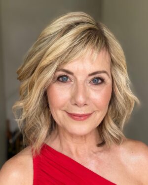 Glynis Barber Instagram - Have you checked out @agelessbyglynisbarber yet? My healthy ageing and beauty instagram plus website and YouTube channel!

Todays article is my top 5 tips on looking and feeling young. 
Find out more by heading over there and I’d love a follow? 🙏
#health #beauty #stressmanagement #supplements #makeup #skincare