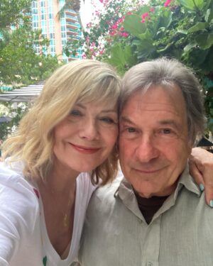 Glynis Barber Instagram - Having dinner outside during a lull in the rain here in Florida. 

Have had floods, a terrifying landing into the airport and haven’t seen the sky, never mind the sun, since we got here. 

What happened to summer?? #weathersucks #summerlife