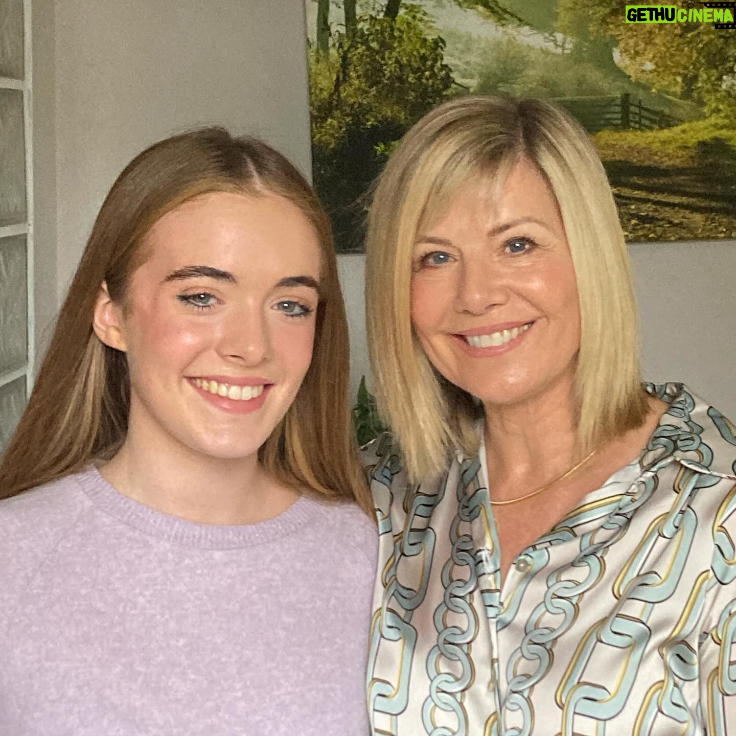 Glynis Barber - 2K Likes - What an absolute pleasure it was to work with @erinpalmer.official. An absolute pro, a talented actress and amazing singer.
Loved also talking fashion, makeup and books with her!
Sending Erin so much luck and love on all her life adventures as she leaves @hollyoaksofficial after spending a good part of her childhood there. #hollyoaks #newadventures #actorslife