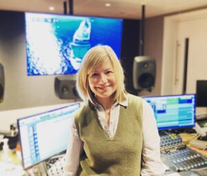 Glynis Barber Instagram - Happy Christmas Eve everyone!

If you want to see what some people get up to over Christmas, have a watch of The World’s Most Expensive Cruise Christmas Special. Tonight 7.35 on @channel5_tv 
We only finished this in the studio a few days ago. 
And no, I didn’t get to go on the cruise. I sat in a recording studio in a basement! Oh the glamour. 
#christmas #christmaseve #documentary #cruise #channel5