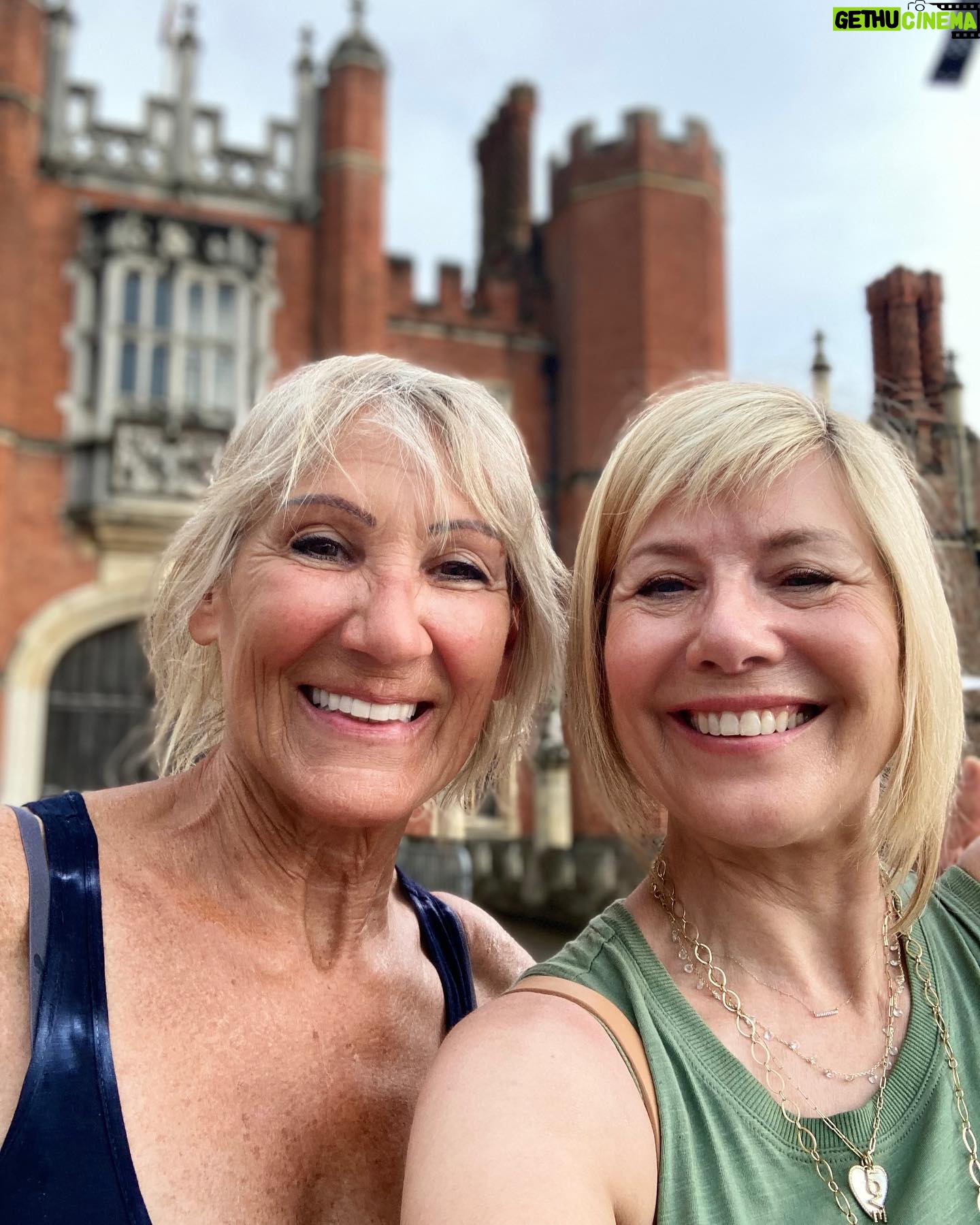 Glynis Barber - 1.1K Likes - Absolutely amazing day with #ingridtarrant at Hampton Court Palace for @thequeensreadingroom festival!
Fabulous talks from some of my favourite writers culminating with an evening chat with Judi Dench and Derek Jacobi! Absolutely wonderful and it was also attended by her majesty the queen (who started the Royal Reading Room).
What a treat! #bookfestival #readingroom #hamptoncourtpalace